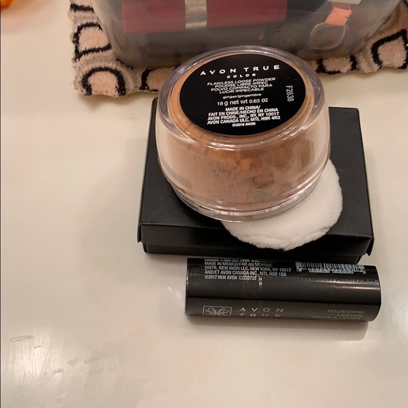 A Avon makeup bundle. - Picture 5 of 5